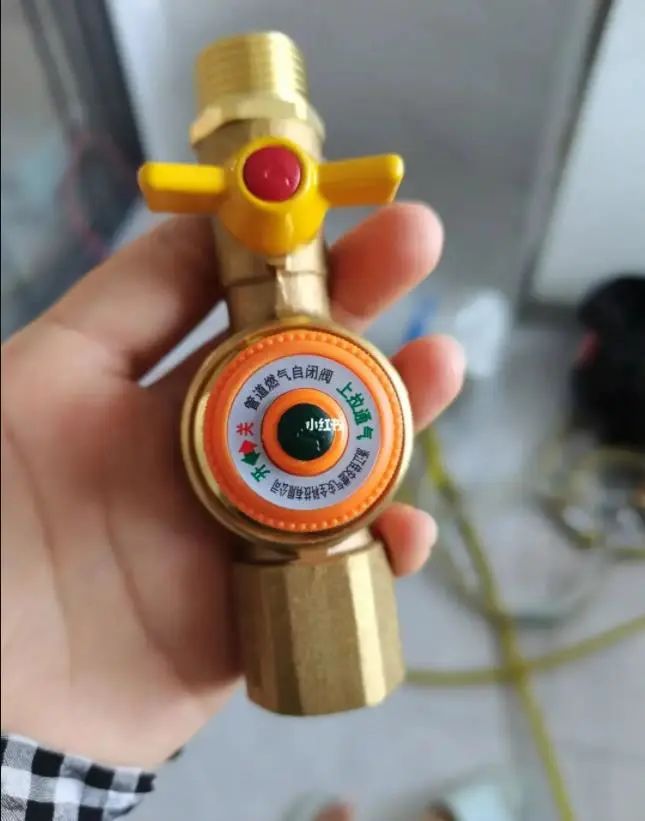DƬ